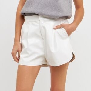 GREY LAB SHINY FAUX LEATHER SHORTS WHITE sz XS